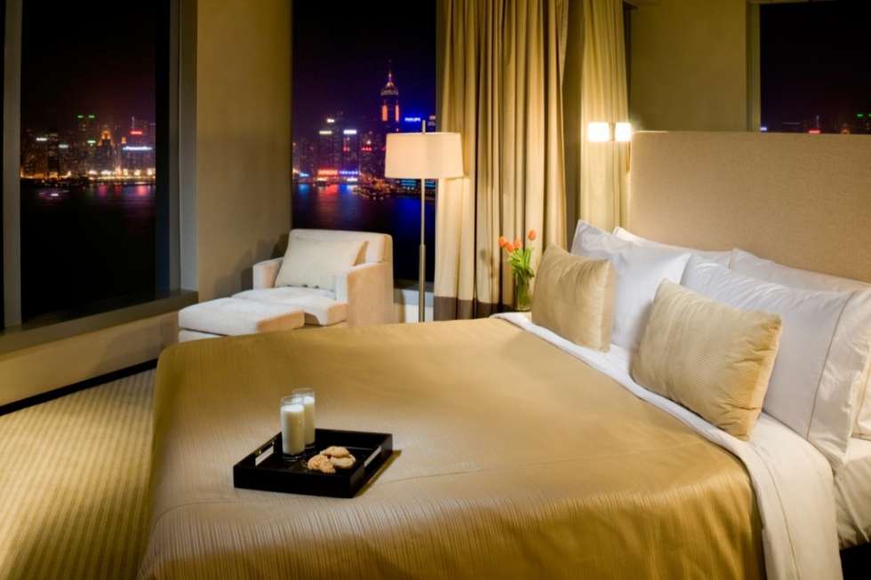 Hotel-Panorama-by-Rhombus_Club-HarbourView-Guestroom_Night-1024x682