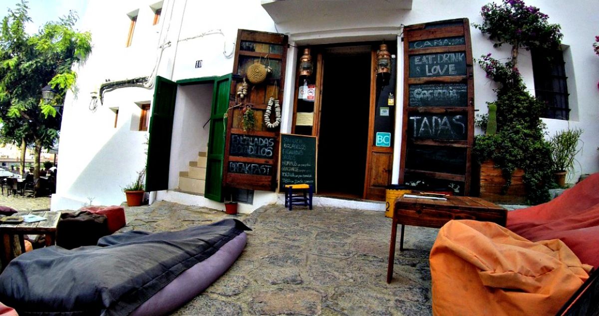 Ibiza Town bar open in Octorber